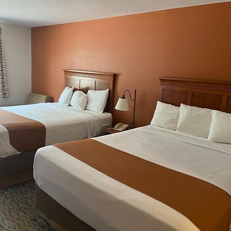 Regency Inn & Suites Anoka Eksteriør billede