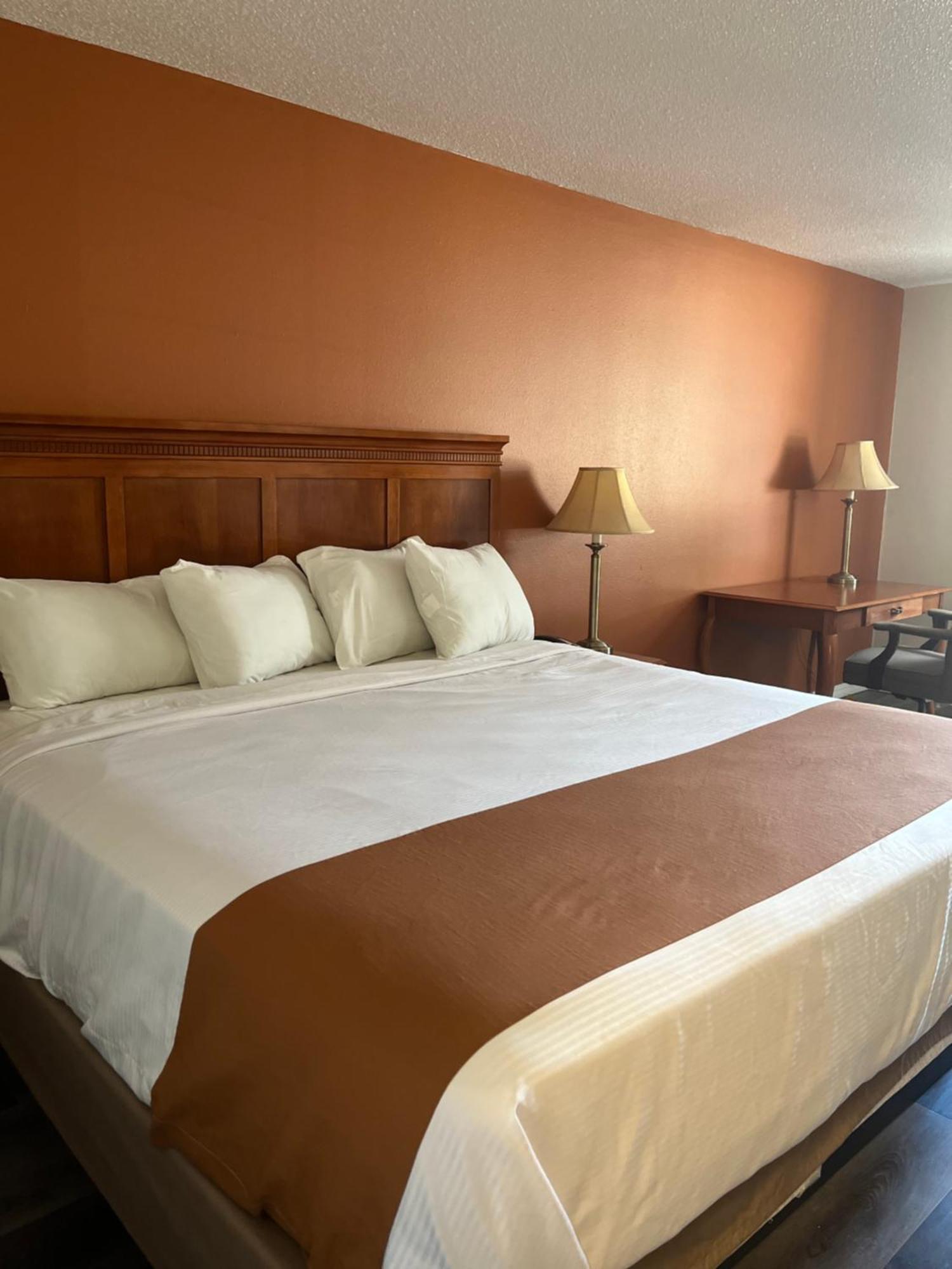 Regency Inn & Suites Anoka Eksteriør billede