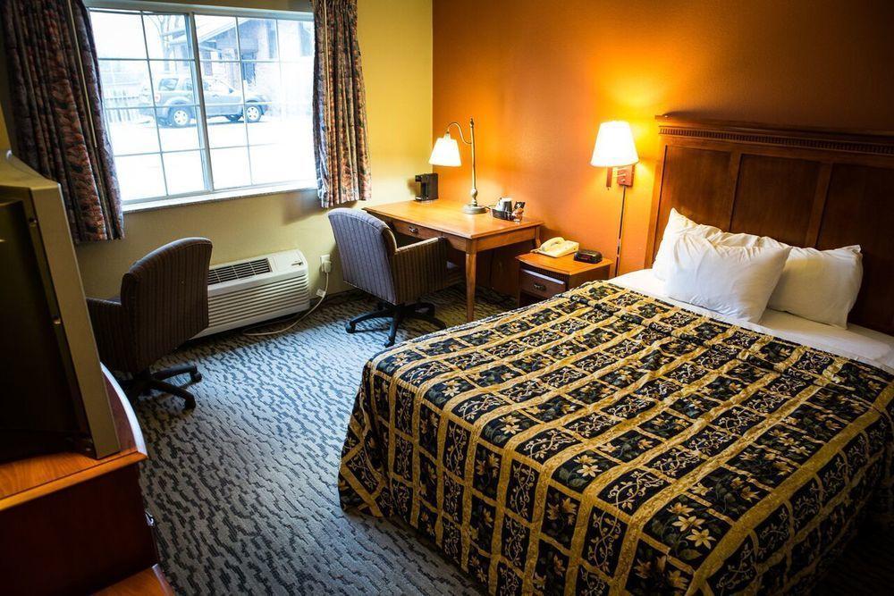 Regency Inn & Suites Anoka Eksteriør billede